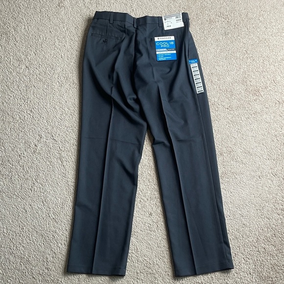 Haggar Men's Gray/Blue CoolPro Pleated Pants - Picture 3 of 4